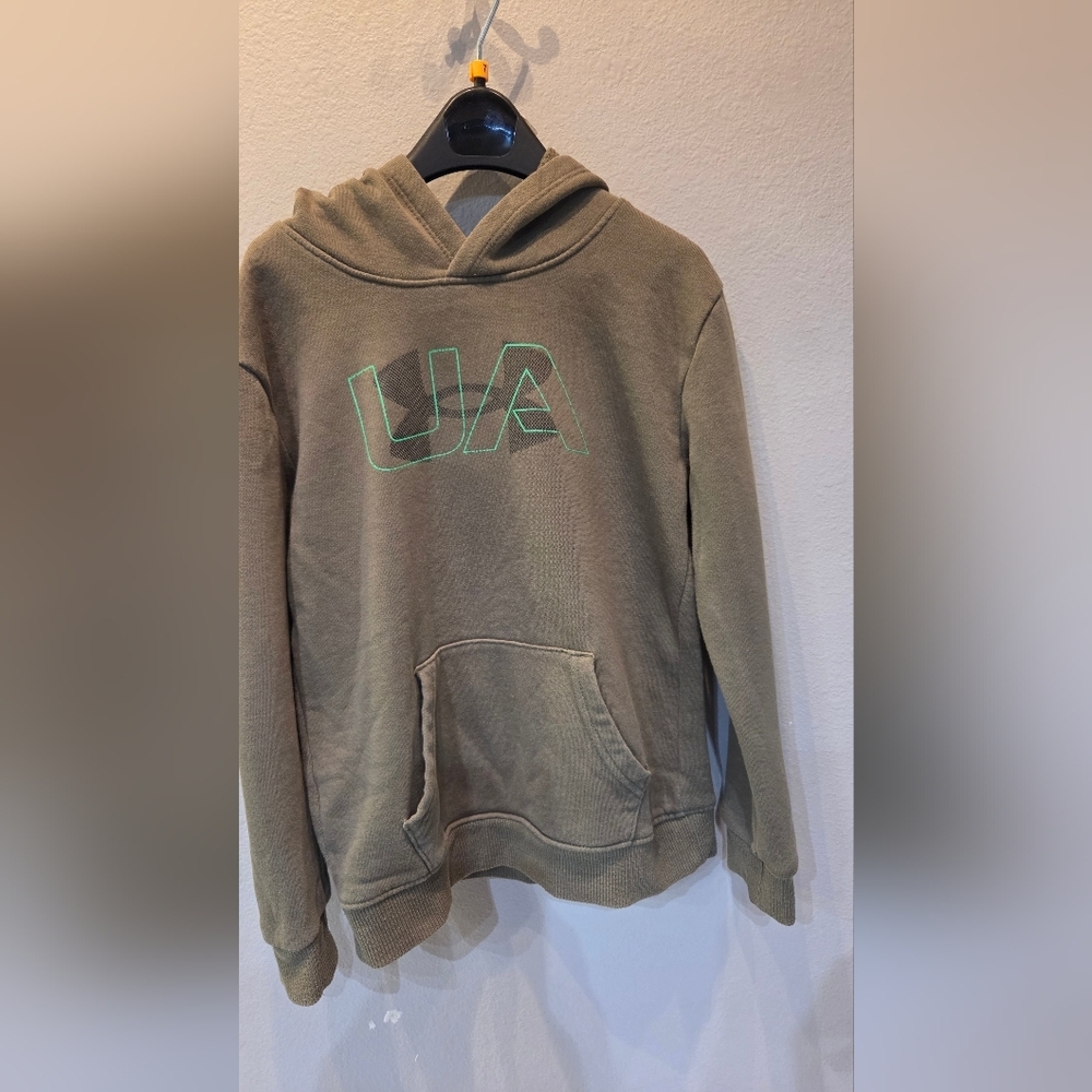 BOYS UNDERARMOUR HOODIE